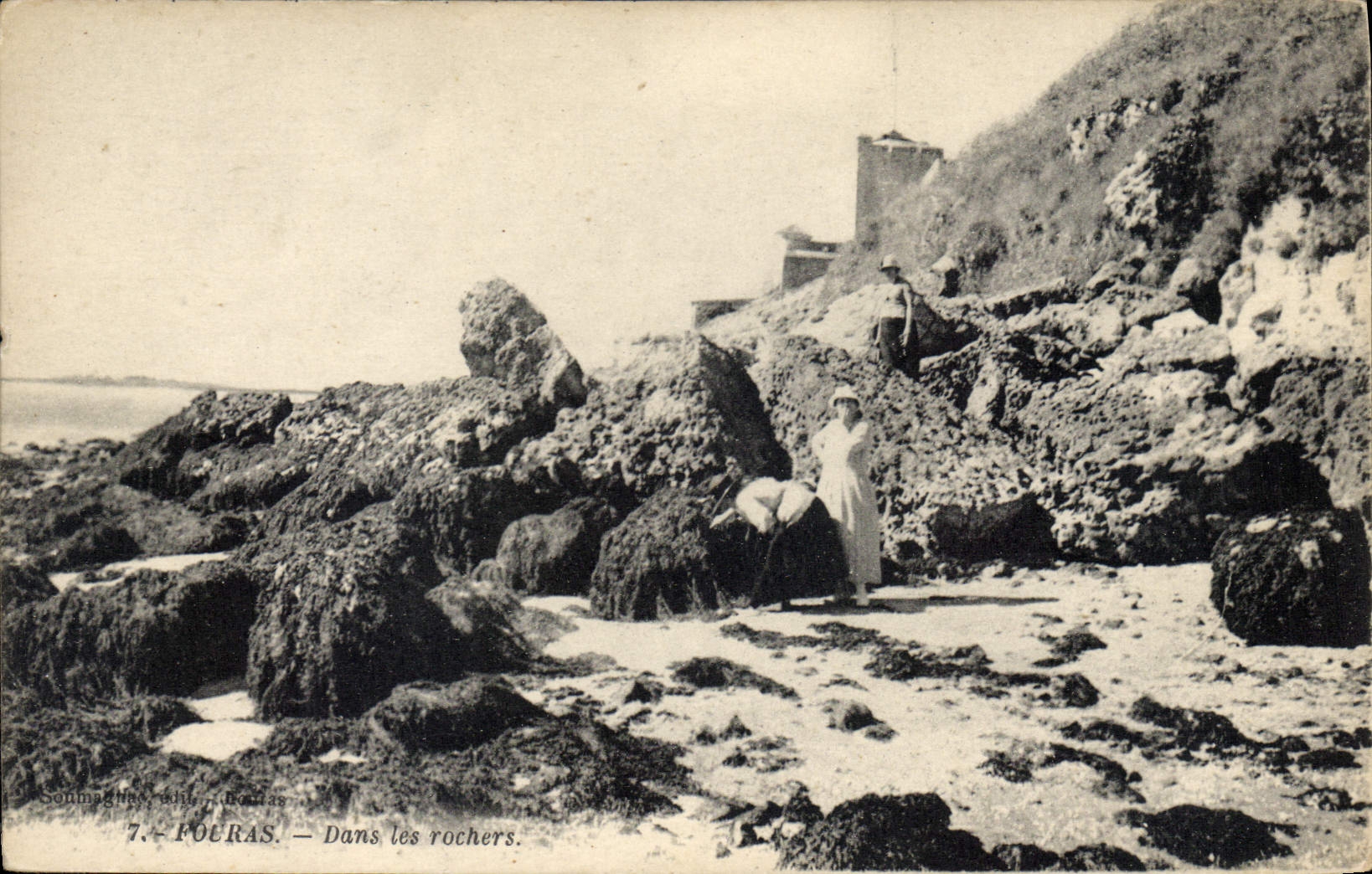 CPA Fouras Dans les Rochers 