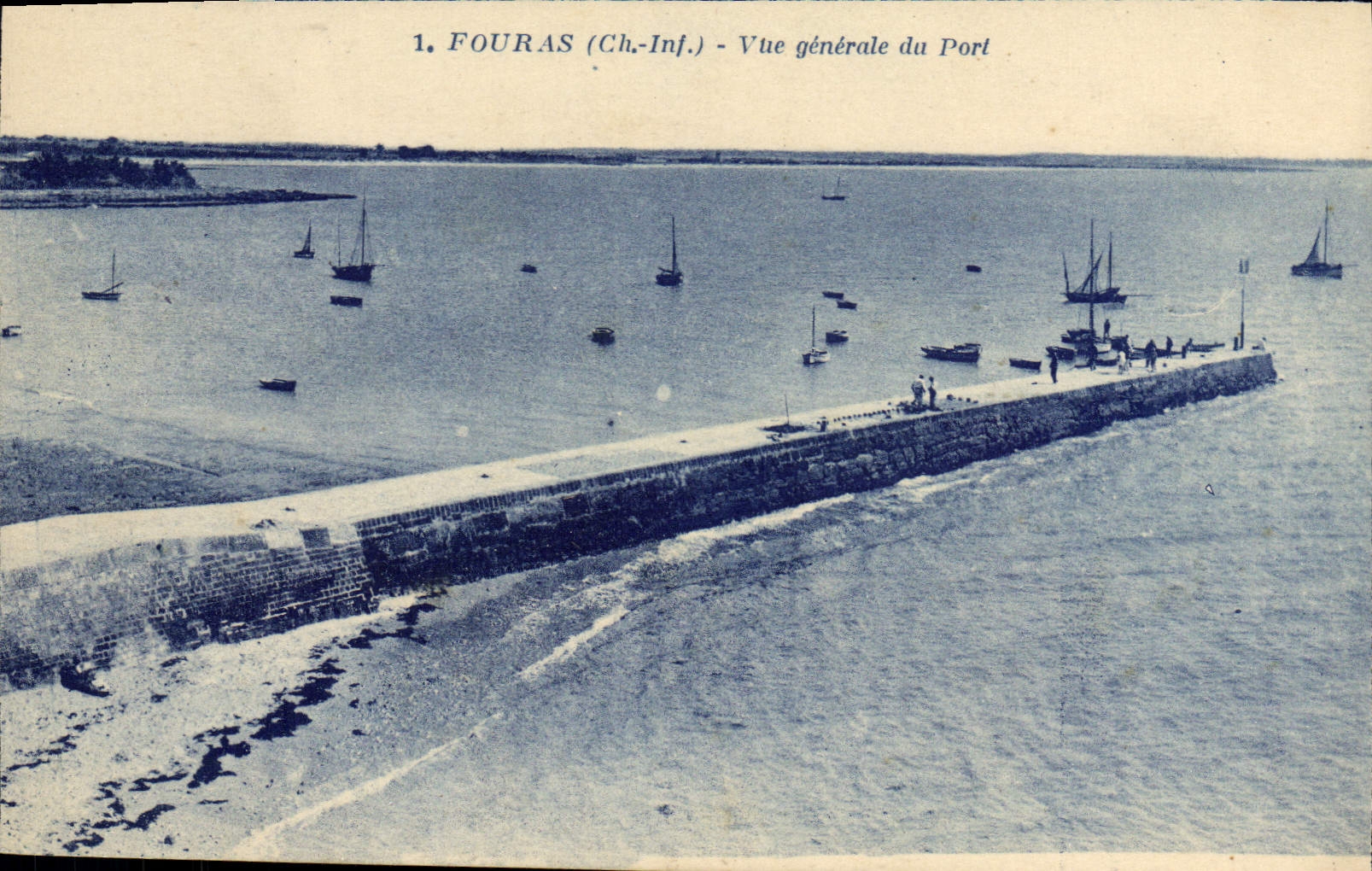 CPA Fouras Vue generale du Port