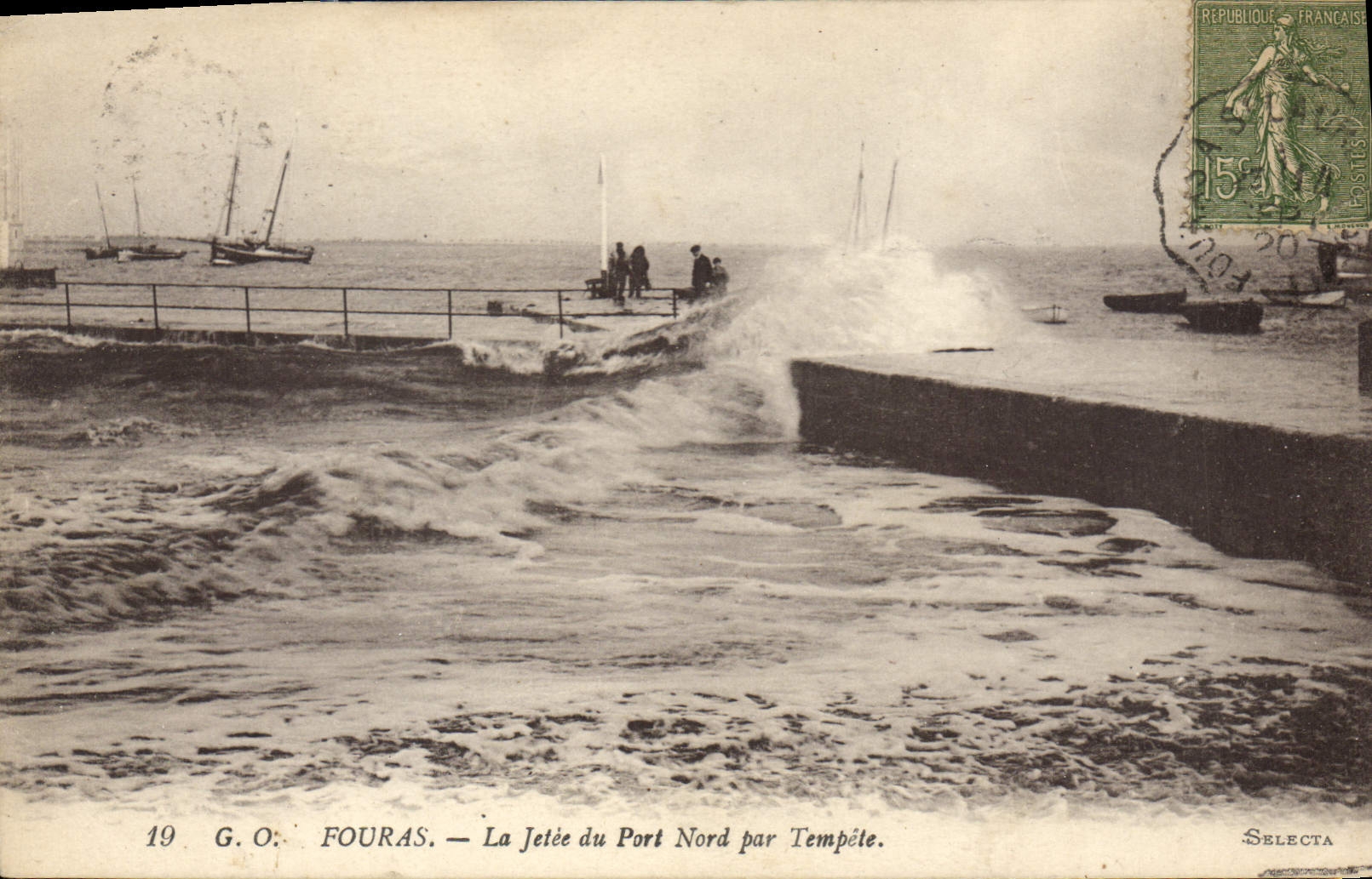 CPA Fouras La Jetee du Port Nord par Tempete