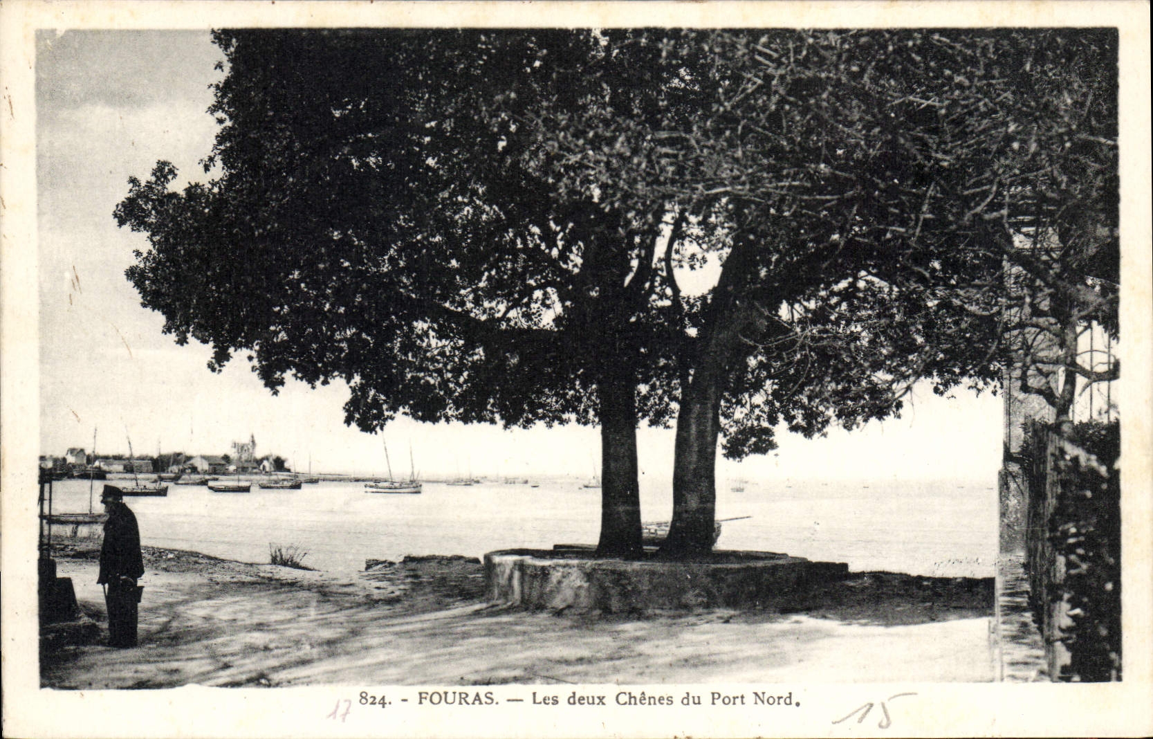 CPA Fouras Les deux Chenes du Port Nord 