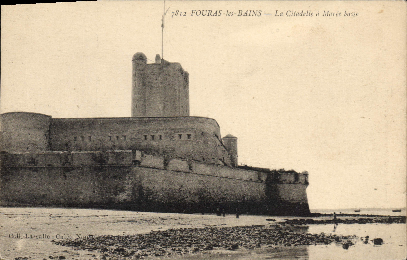 CPA Fouras les Bains La Citadelle a Maree basse