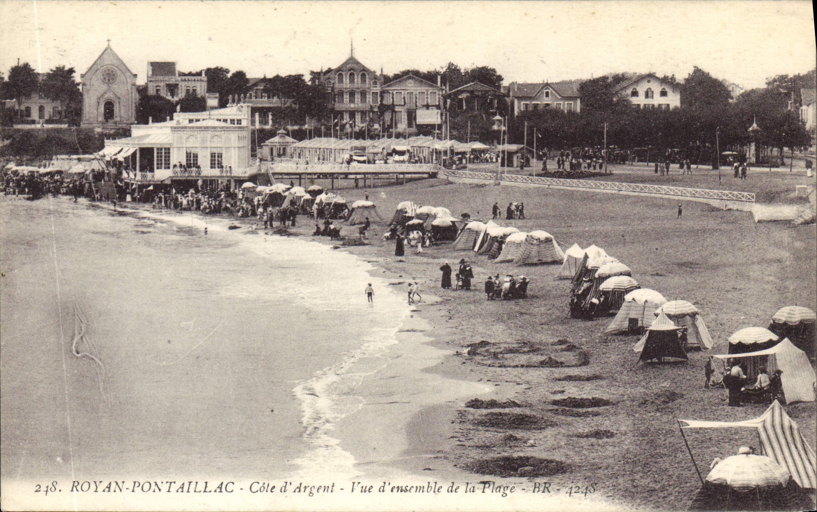 CPA Royan Pontaillac Cote d'Argent Vue d'ensemble de la Plage
