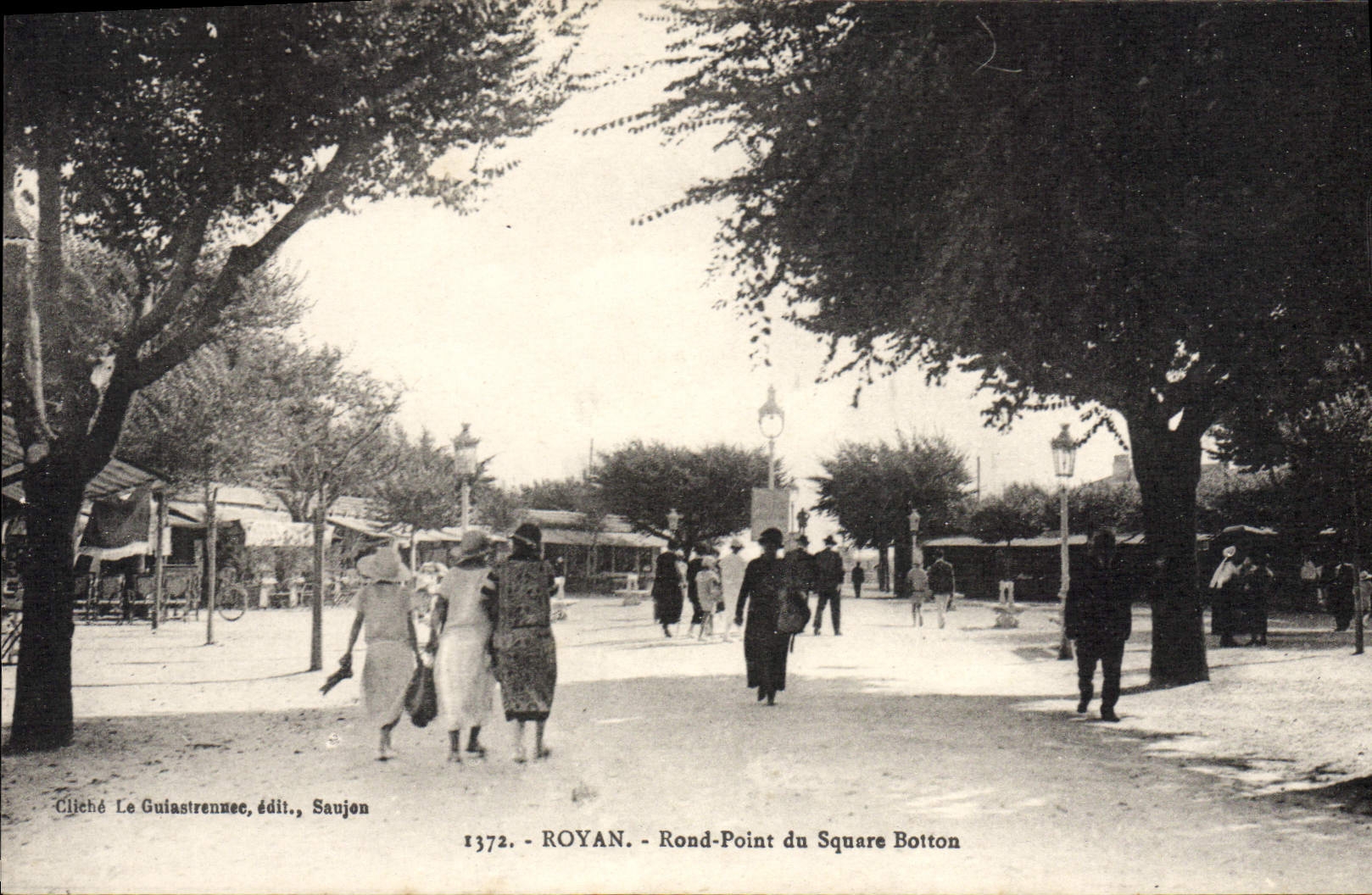 CPA Royan Rond Point du Squre Botton 