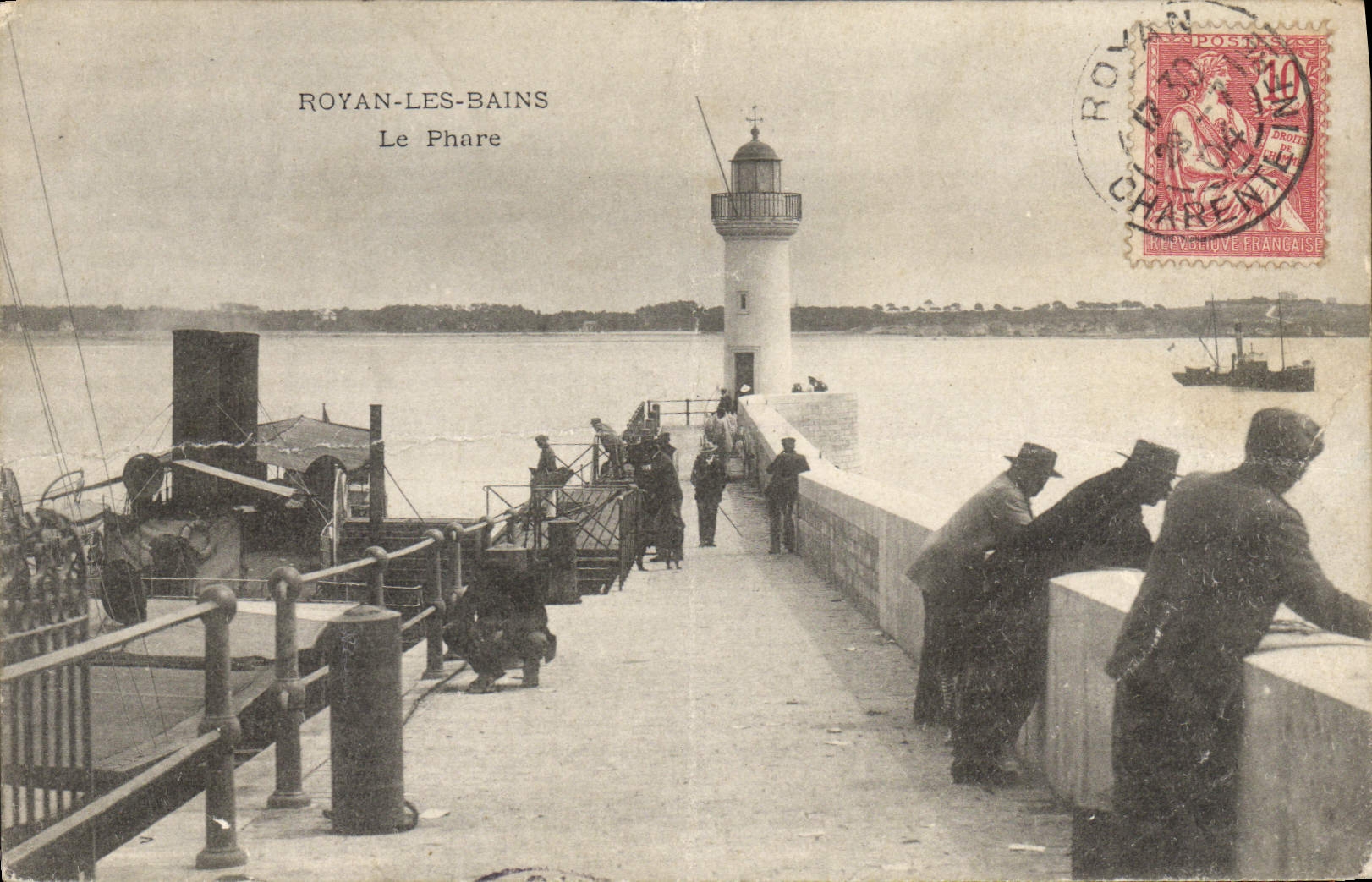 CPA Royan Les Bains Le Phare 