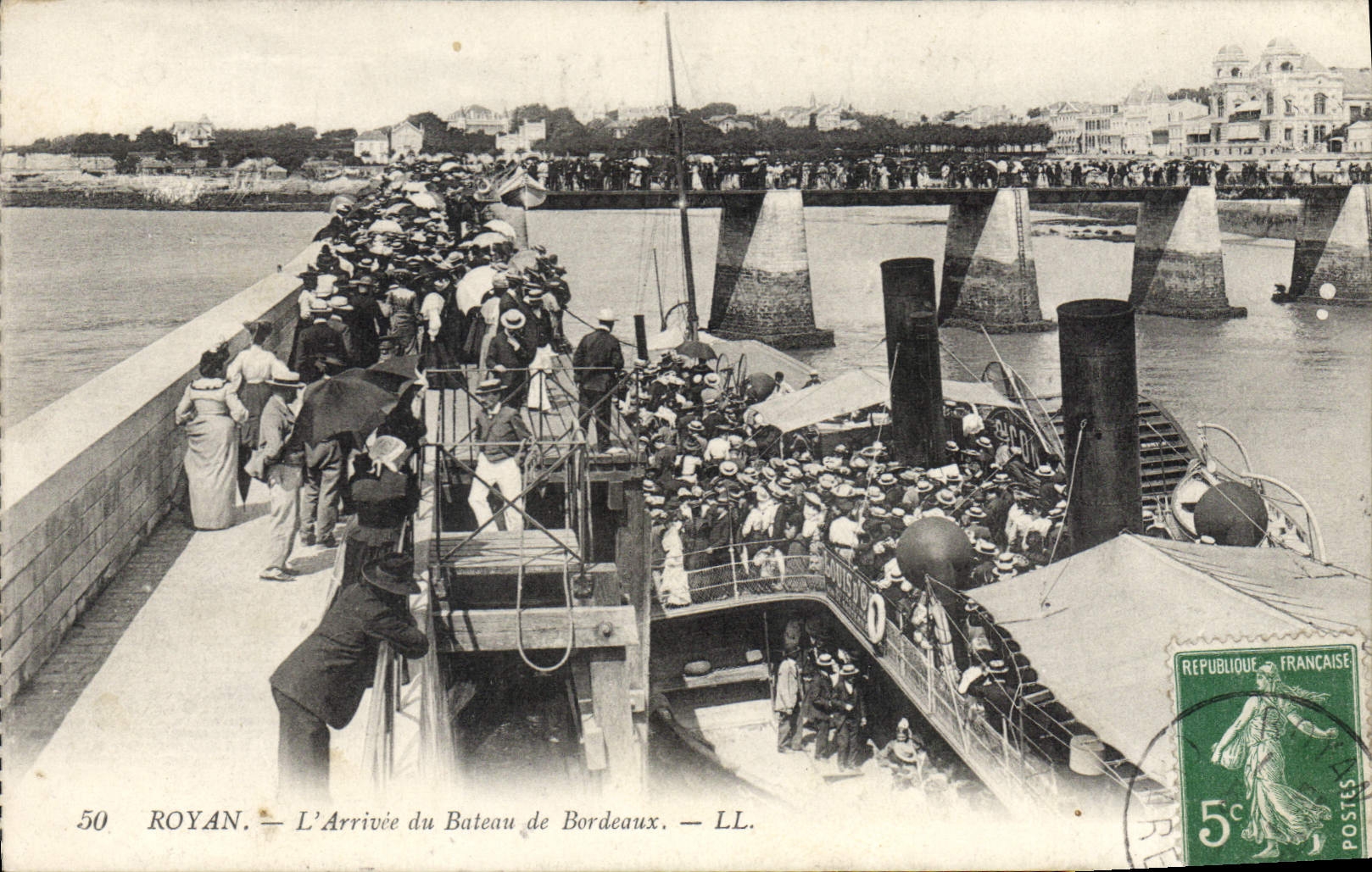 CPA Royan L'Arrivee du Bateau de Bordeaux