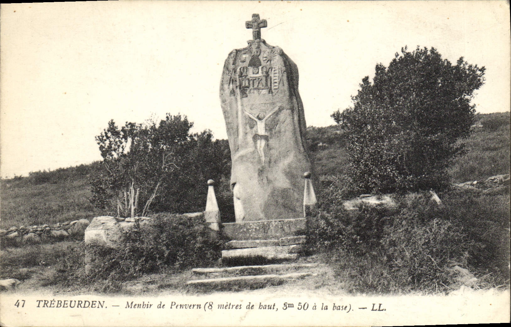 CPA Trebeurden Menhir du Penvern 