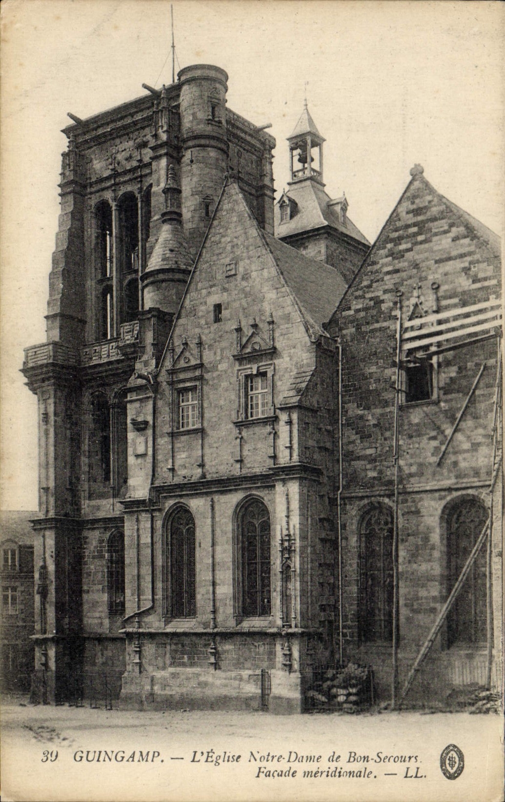 CPA Guingamp L'Eglise Notre Dame de Boun Secours