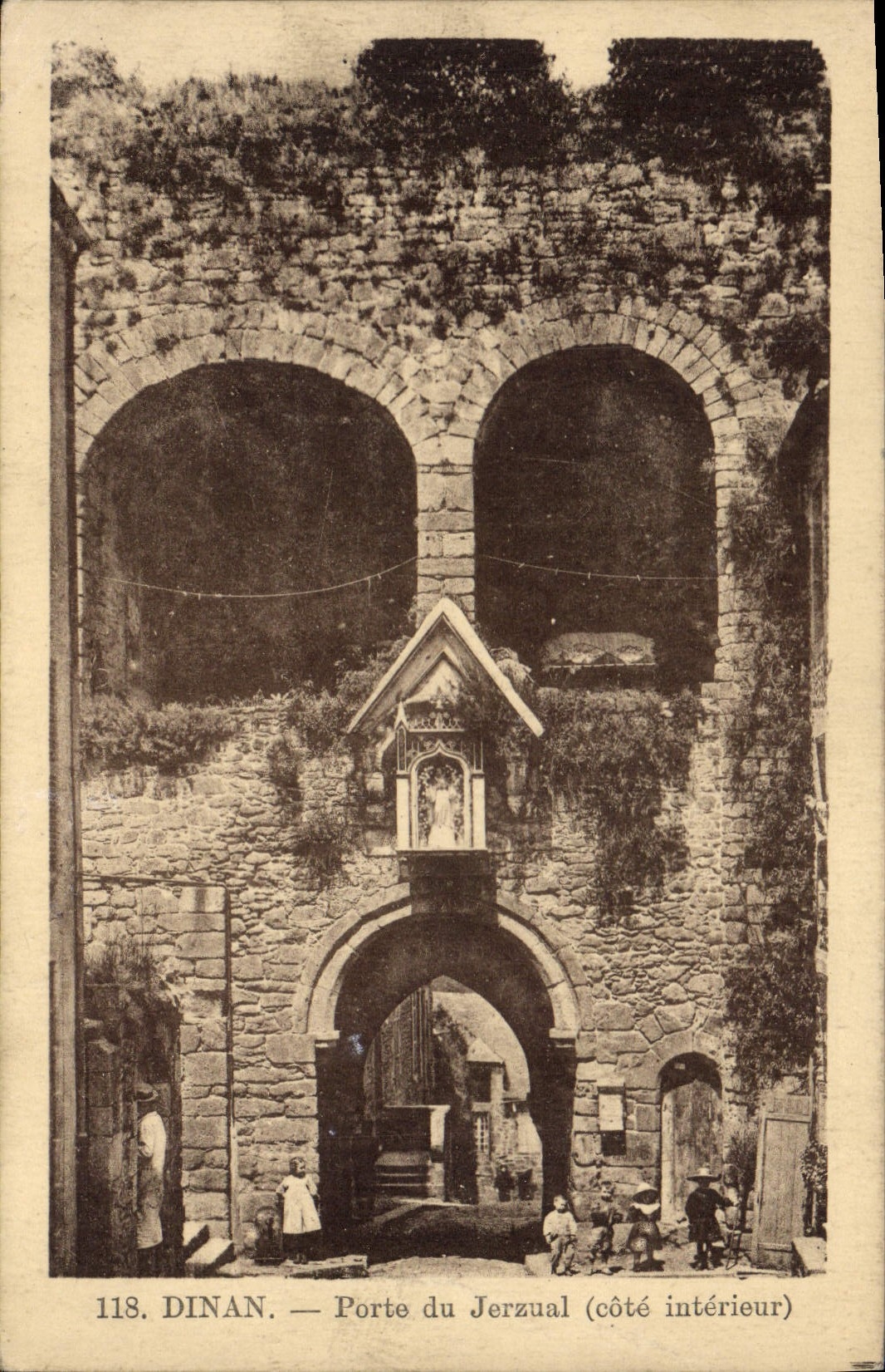 CPA Dinan Porte du Jerzual cote interieur Cote interieure