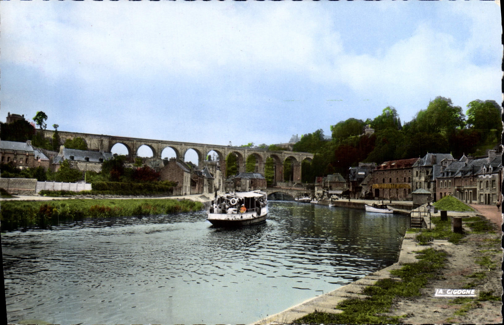 CPM Dinan Arrivee des vedettes de la Rance 