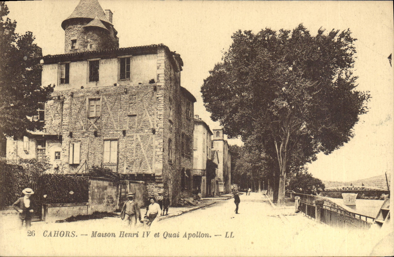 CPA Cahors Maison Henry IV et Quai Apollon