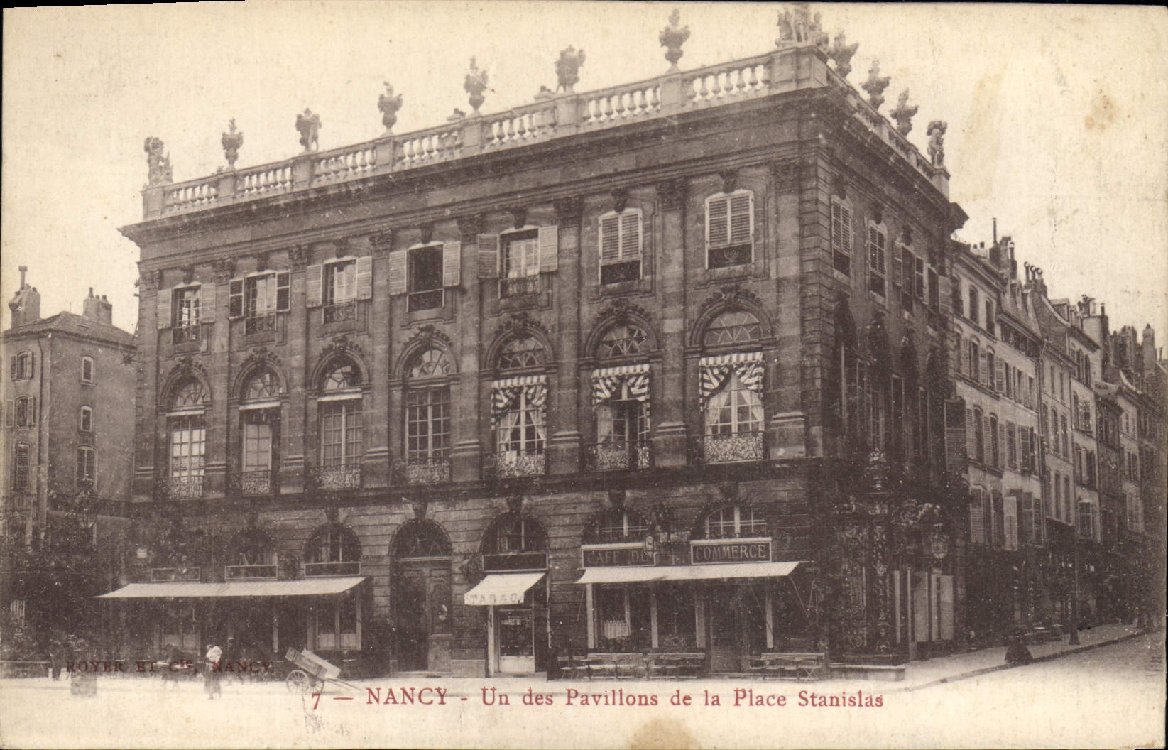 CPA Nancy Un des Pavillons de la Place Stanislas 