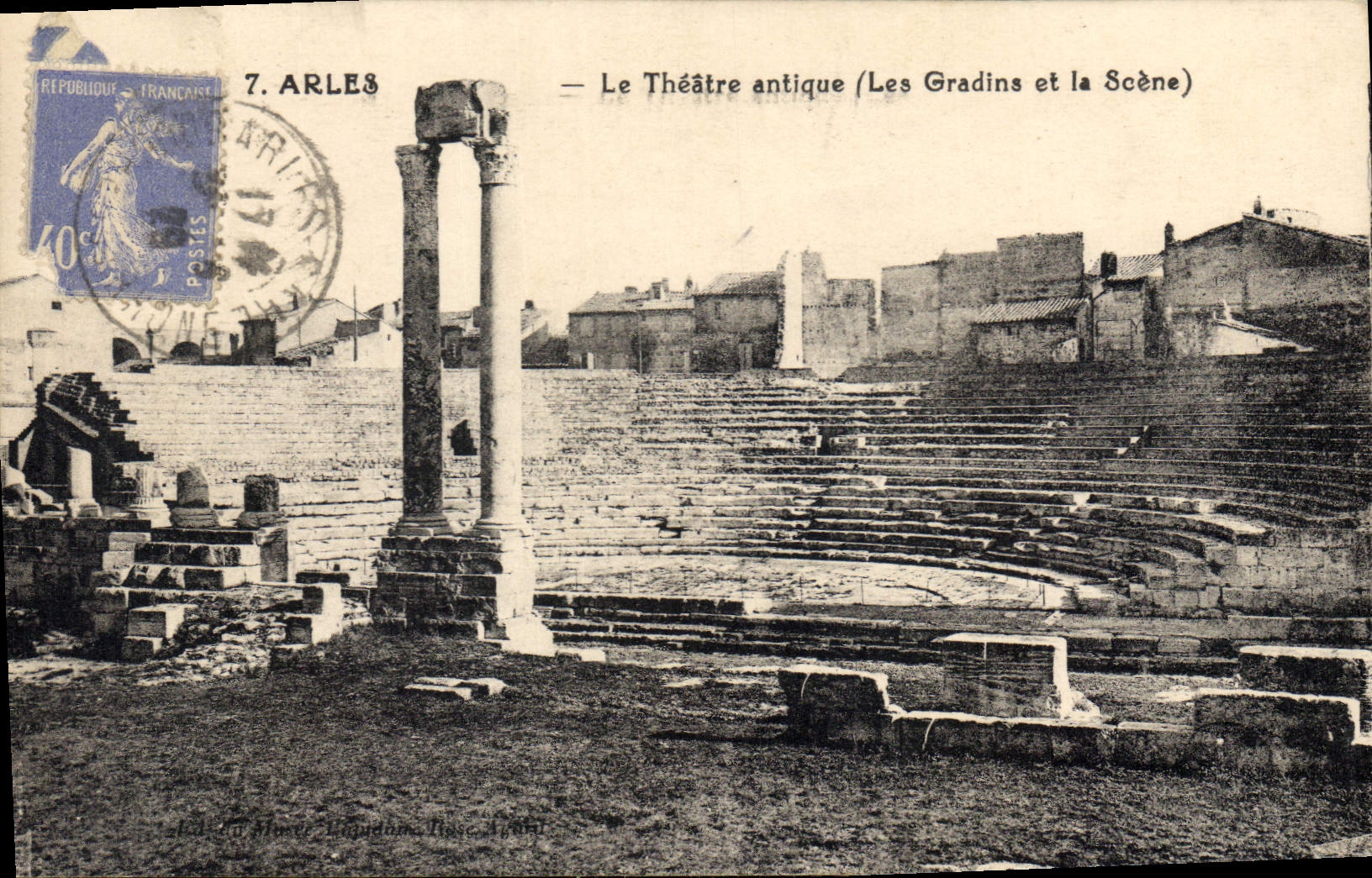 CPA Arles Le Theatre antique Les Gradins et la Scene 