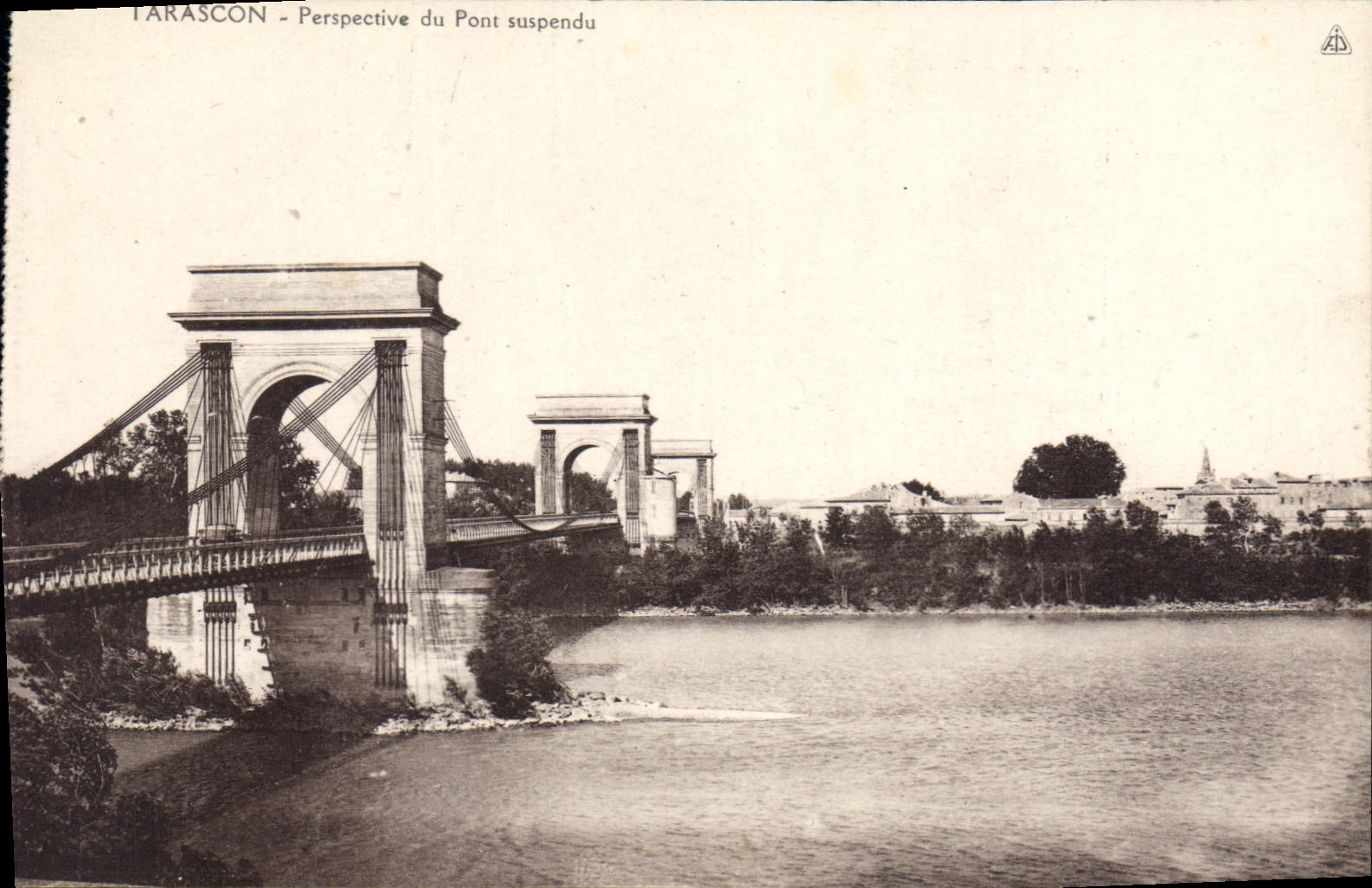 CPA Tarascon Perspective du Pont suspendu