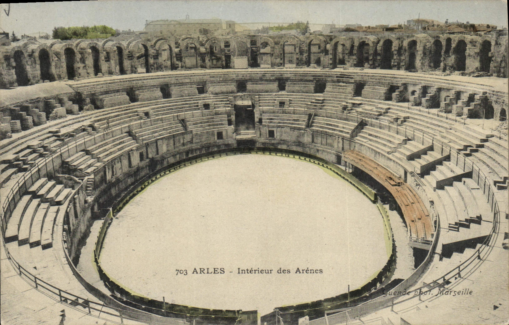 CPA Arles Interieur des Arenes 