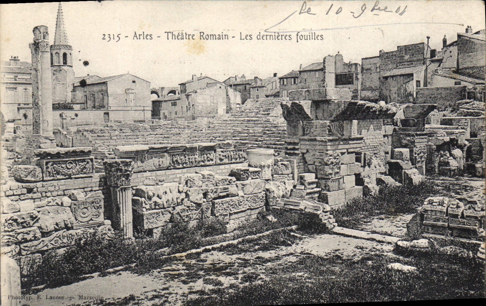 CPA Arles Theatre Romain Les dernieres fouilles 