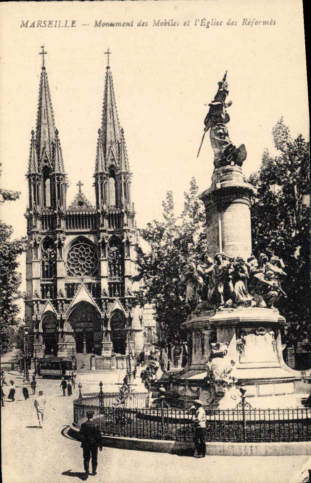 CPA Marseille Monument des Mobiles et l'Eglise des Reformes 