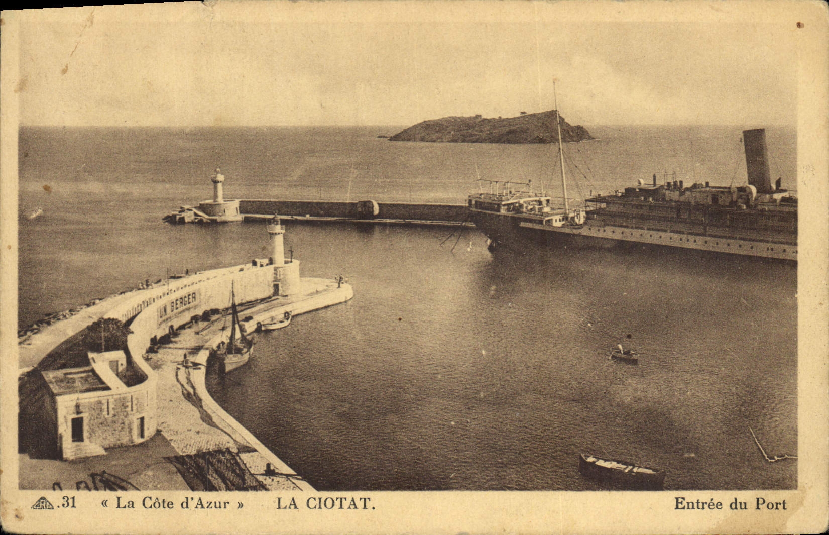 CPA La Cote d'Azur La Ciotat Entree du Port Bateau