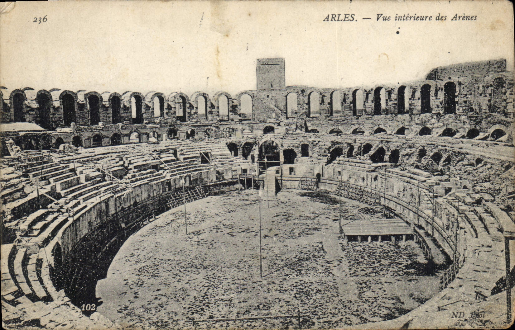 CPA Arles Vue interieure des Arenes 