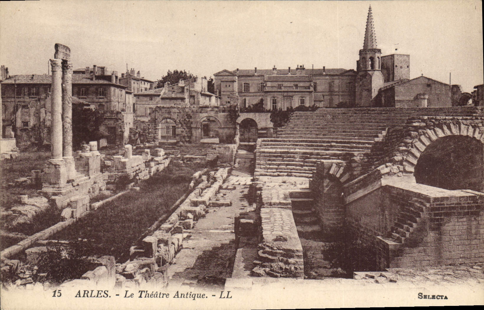 CPA Arles Le Theatre Antique 