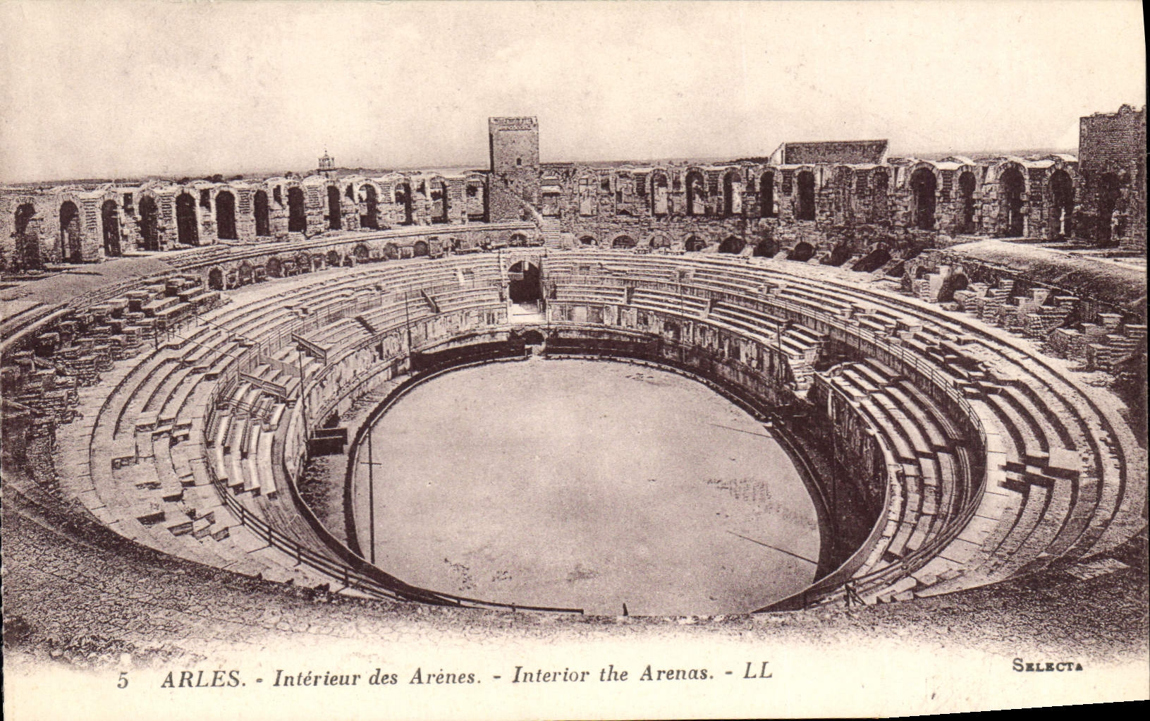 CPA Arles Interieur des Arenes 