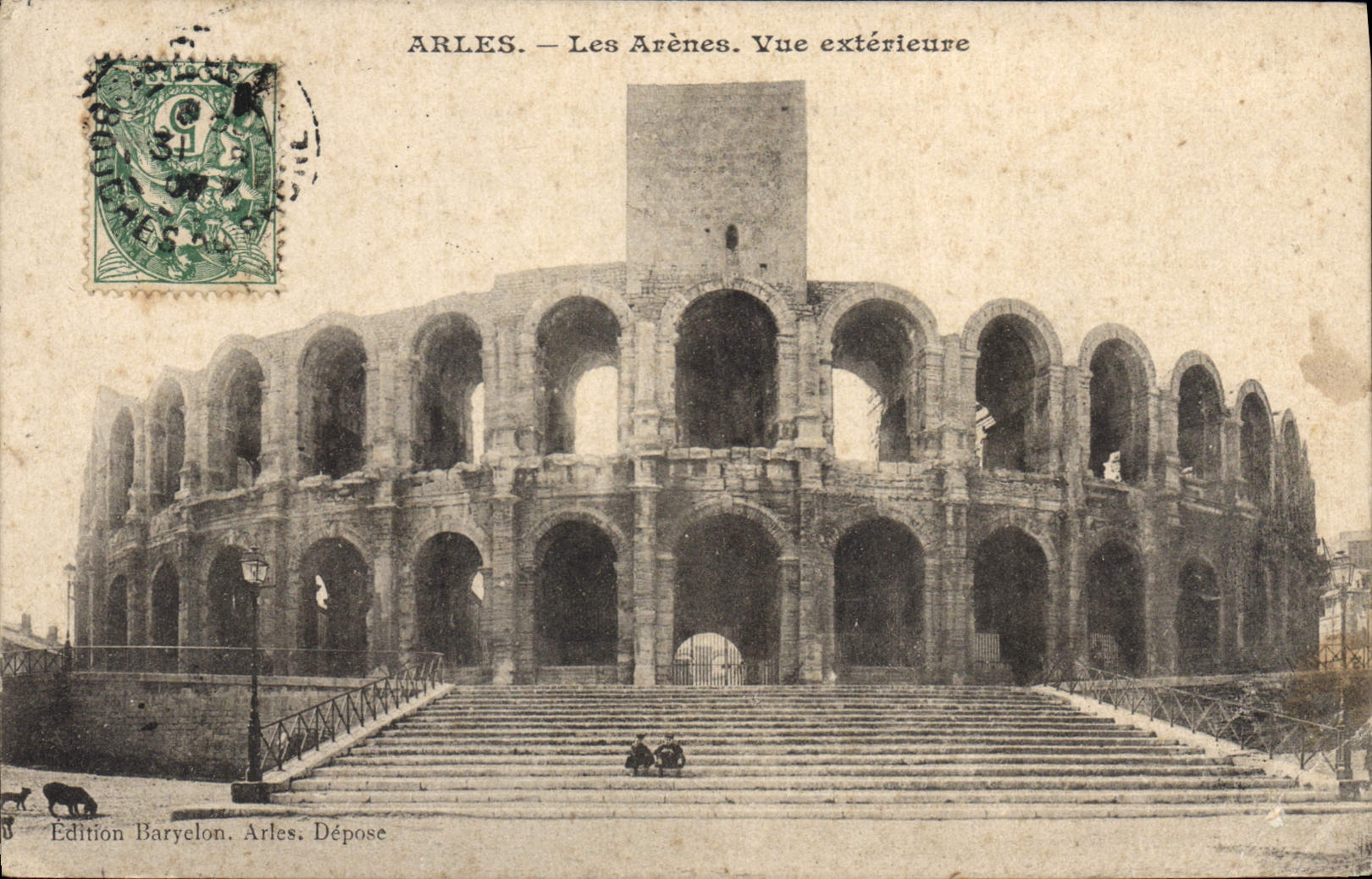 CPA Arles Les Arenes Vue exterieure 