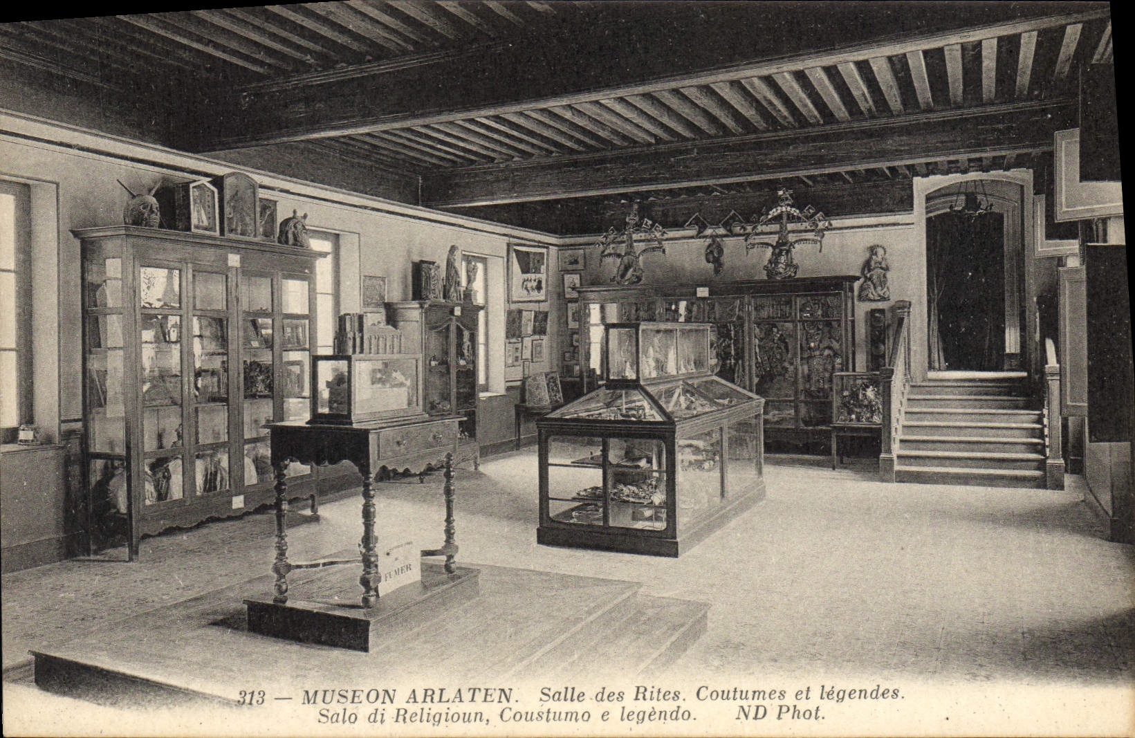CPA Museon Arlaten Salle des Rites 