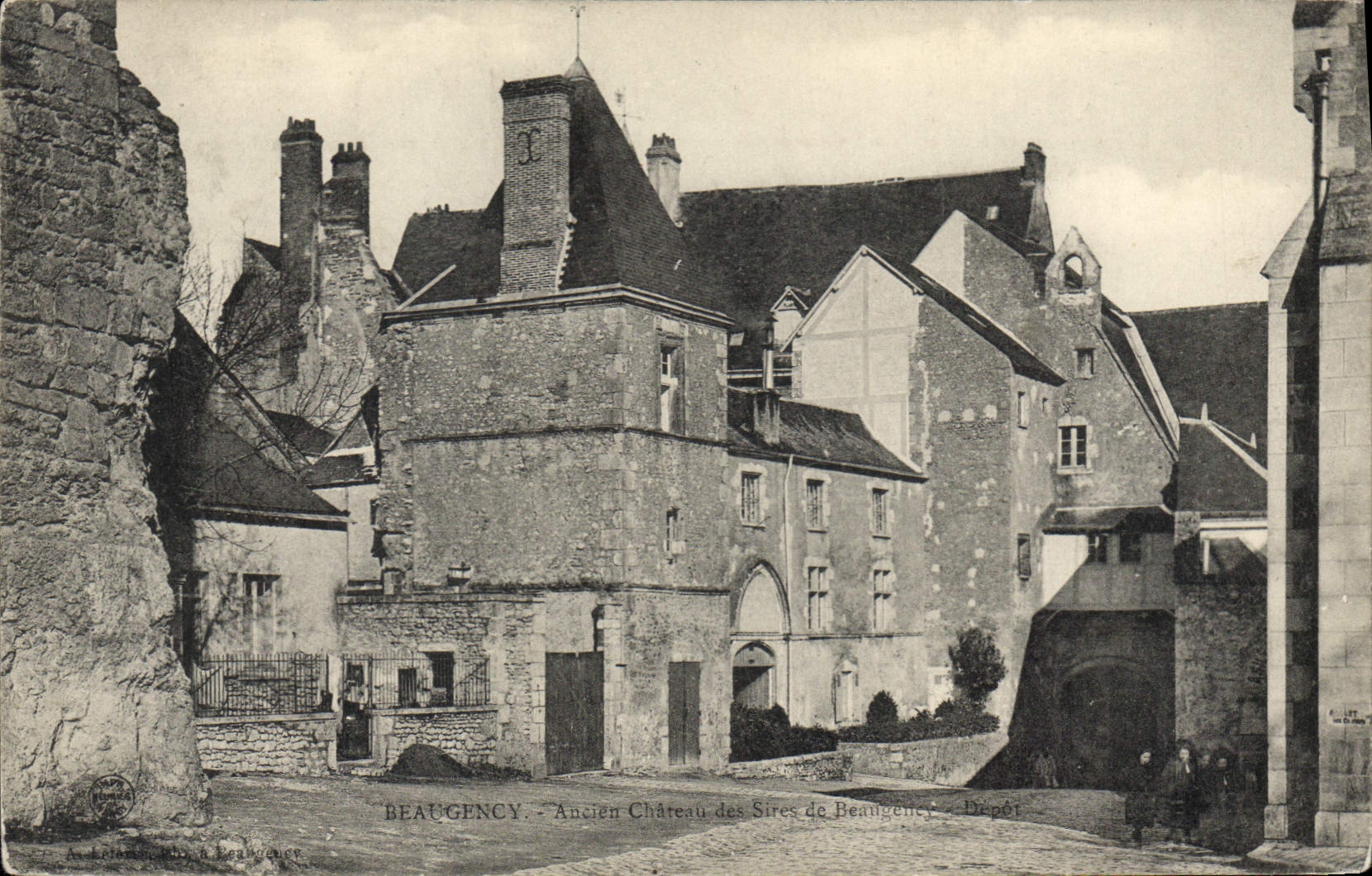 CPA Beaugency Ancien Chateau 