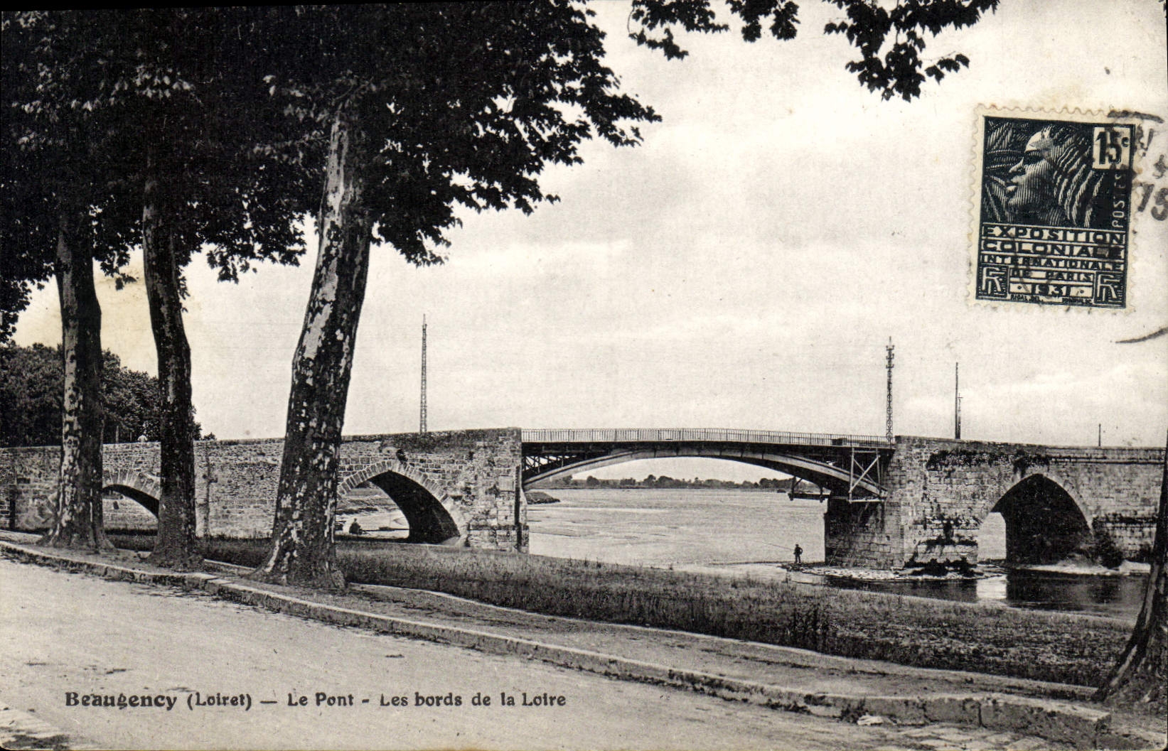 CPA Beaugency Loiret Les bords de la Loire