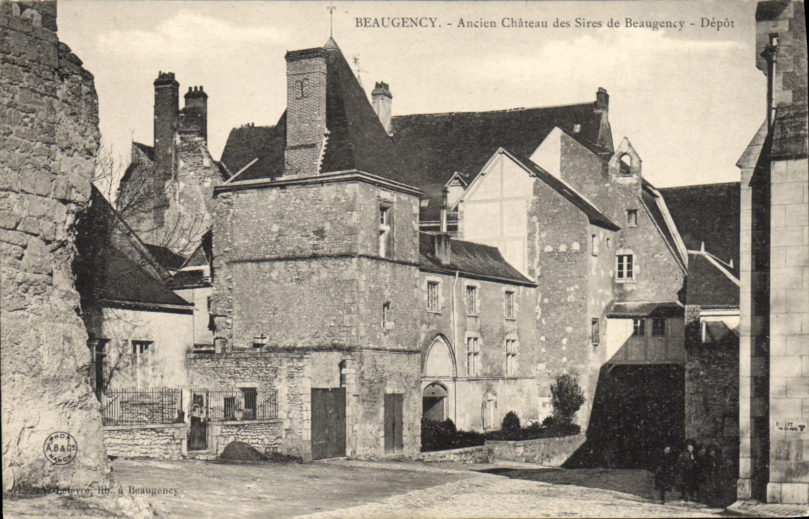 CPA Beaugency Ancien Chateau des Sires de Beaugency Depot