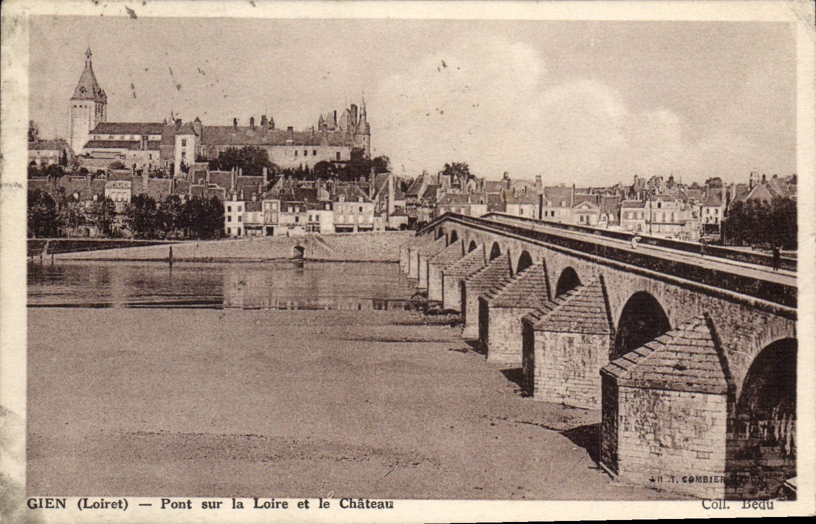CPA Gien Loiret Pont sur la Loire et le Chateau 