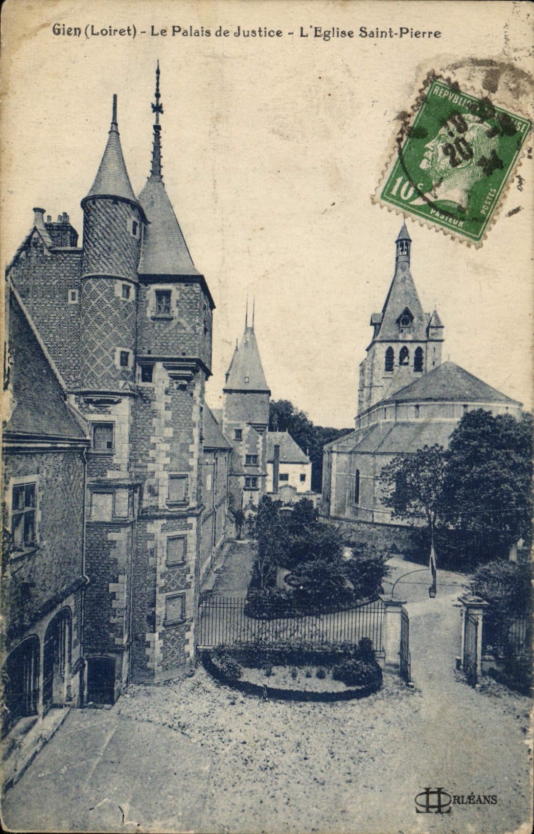 CPA Gien Loiret Le Palais de Justice L'Eglise Saint Pierre
