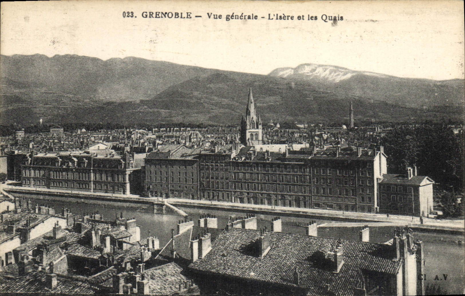 CPA Grenoble Vue generale L'Isere et les Quais