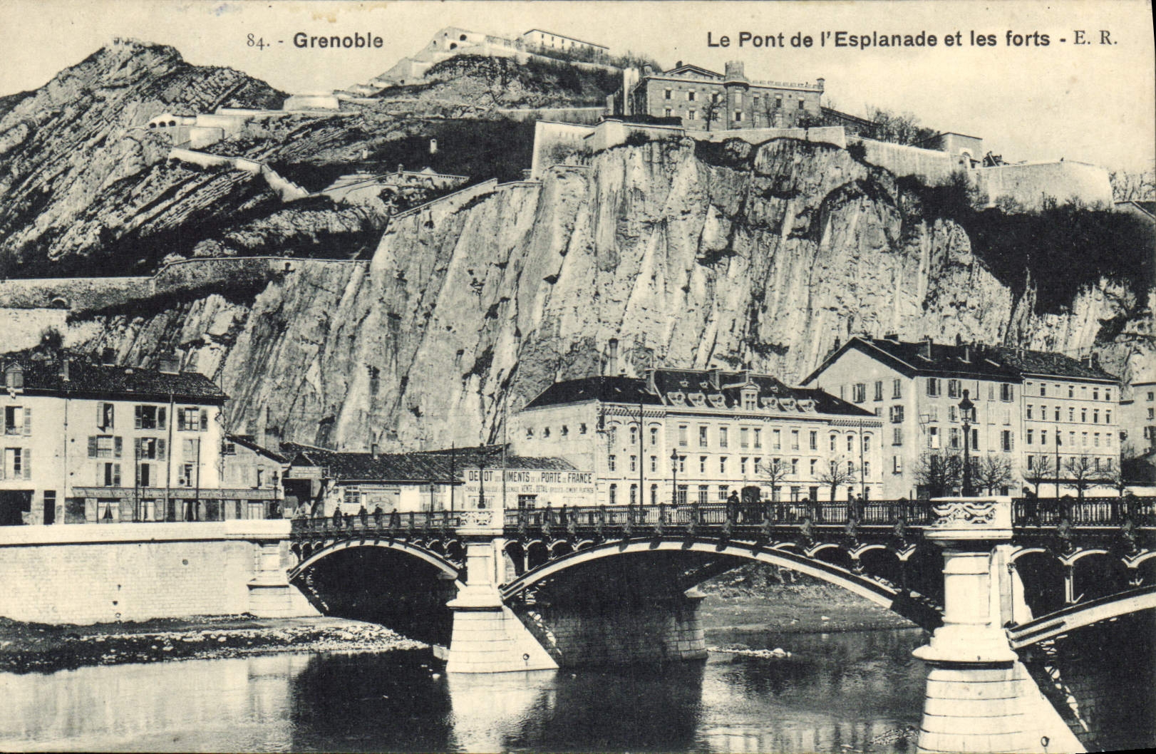 CPA Le Pont de l'Esplanade et les forts