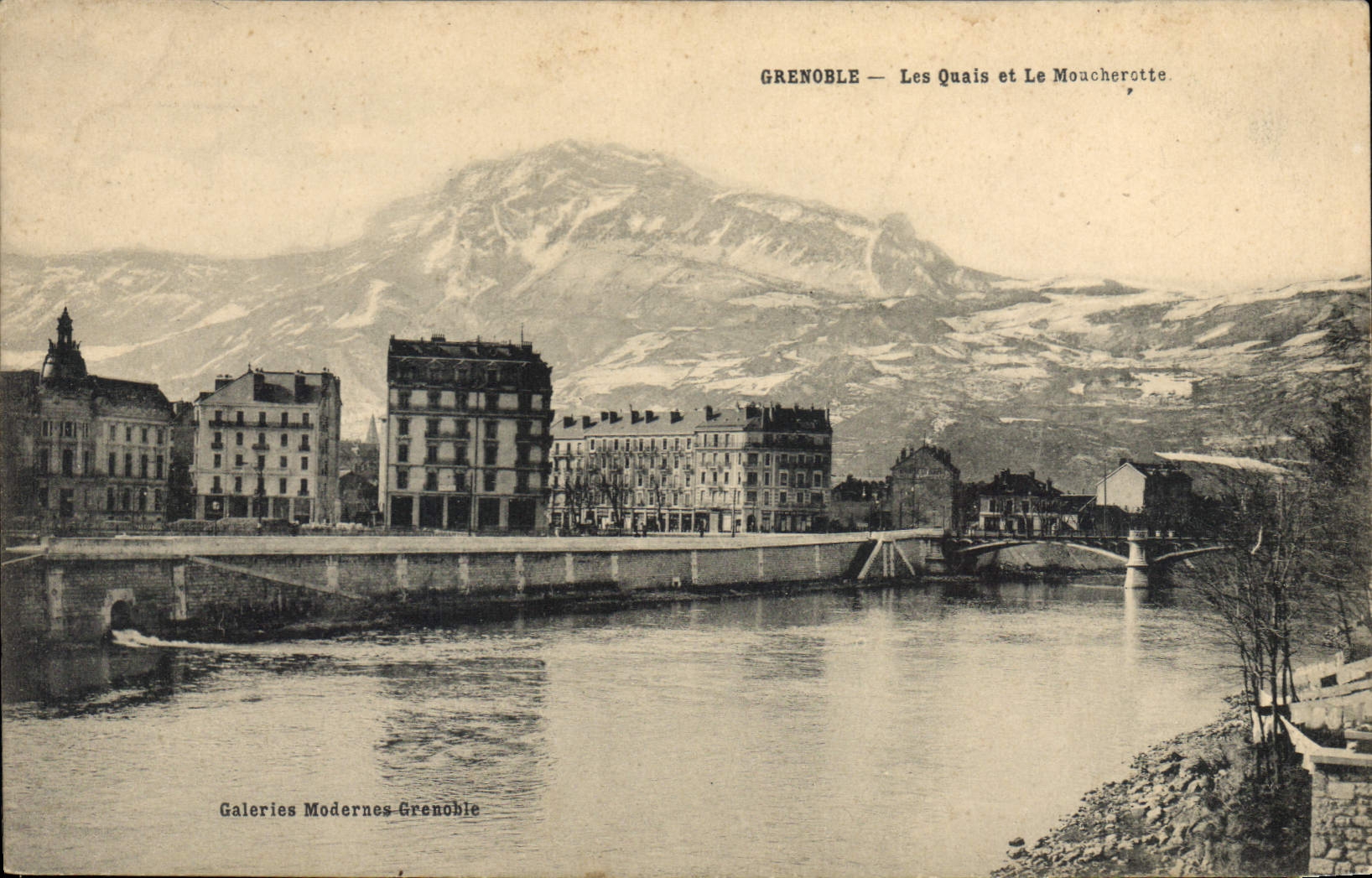 CPA Grenoble Les Quais et le Moncherotte