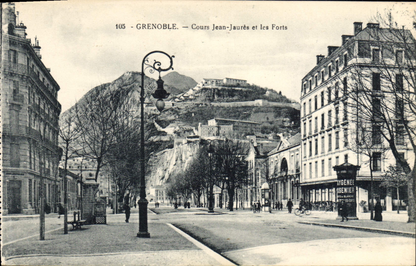 CPA Grenoble Cours Jean Jaures et les Forts