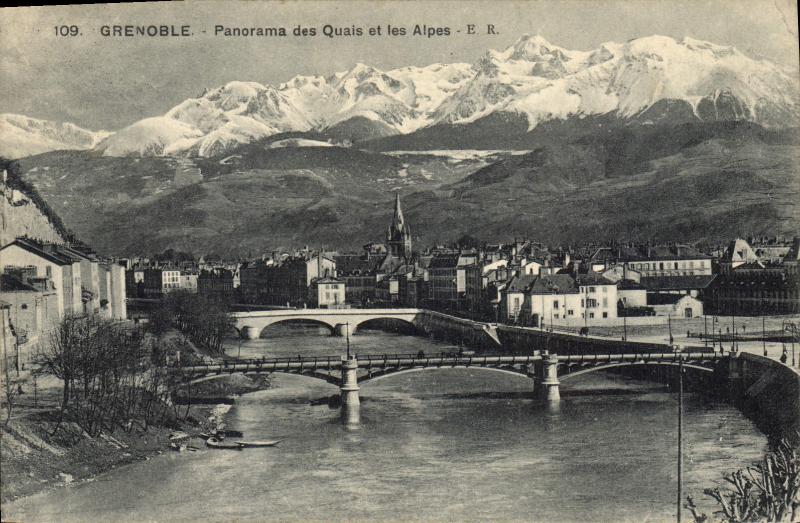 CPA Grenoble Panorama des Quais et les Alpes