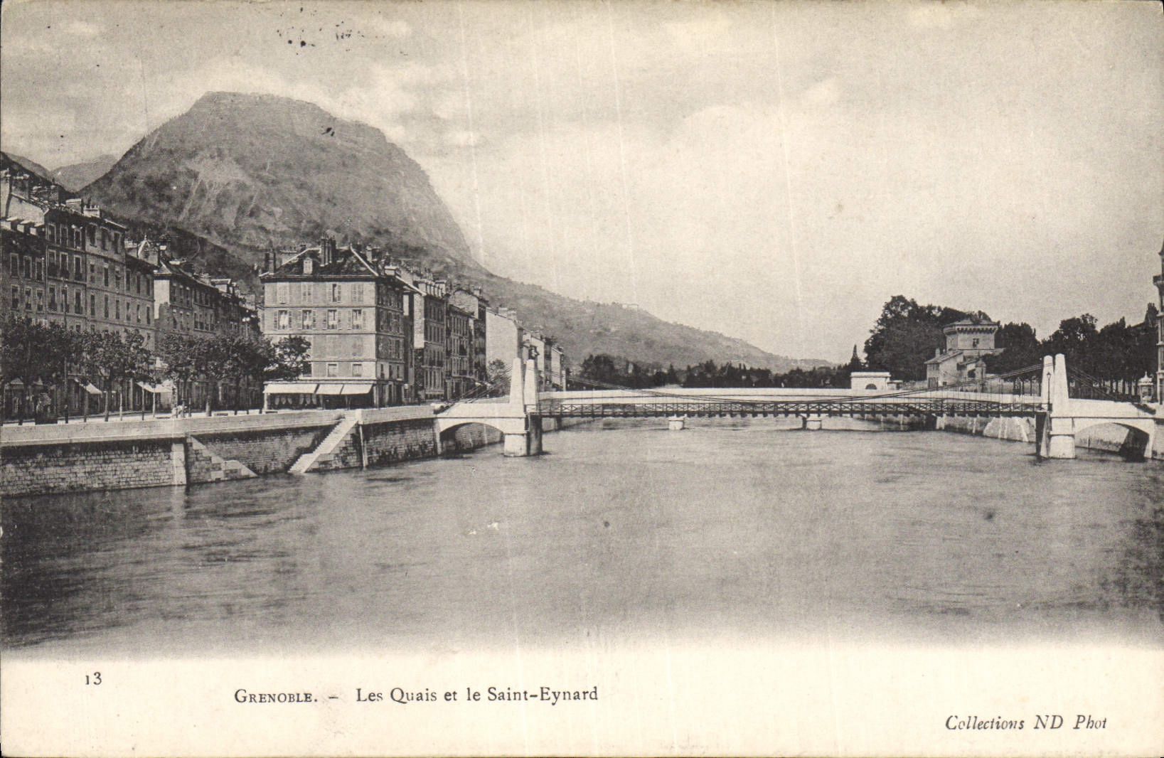 CPA Grenoble Les Quais et le Saint Eynard