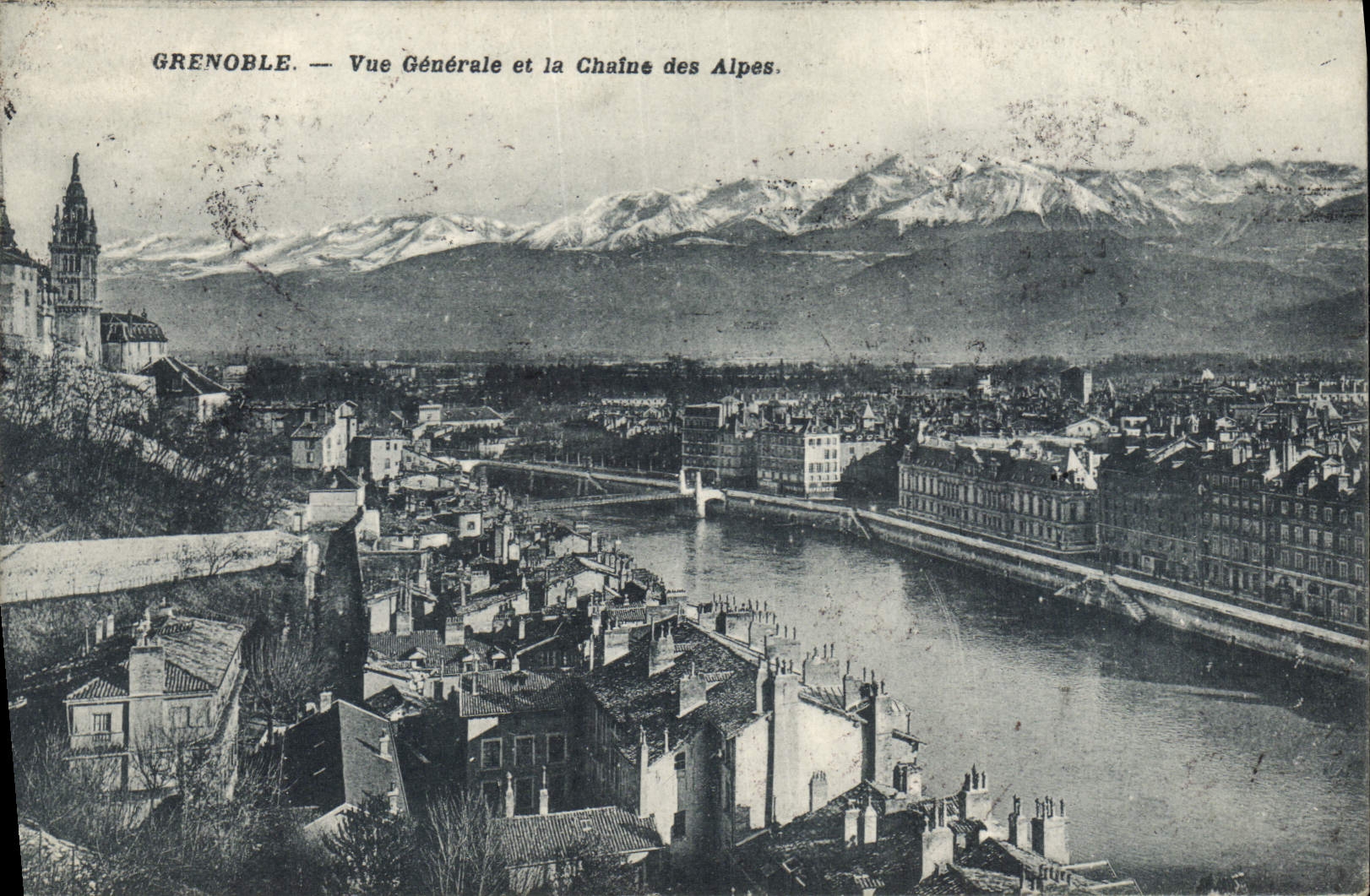 CPA Grenoble Vue generale et la Chaine des Alpes