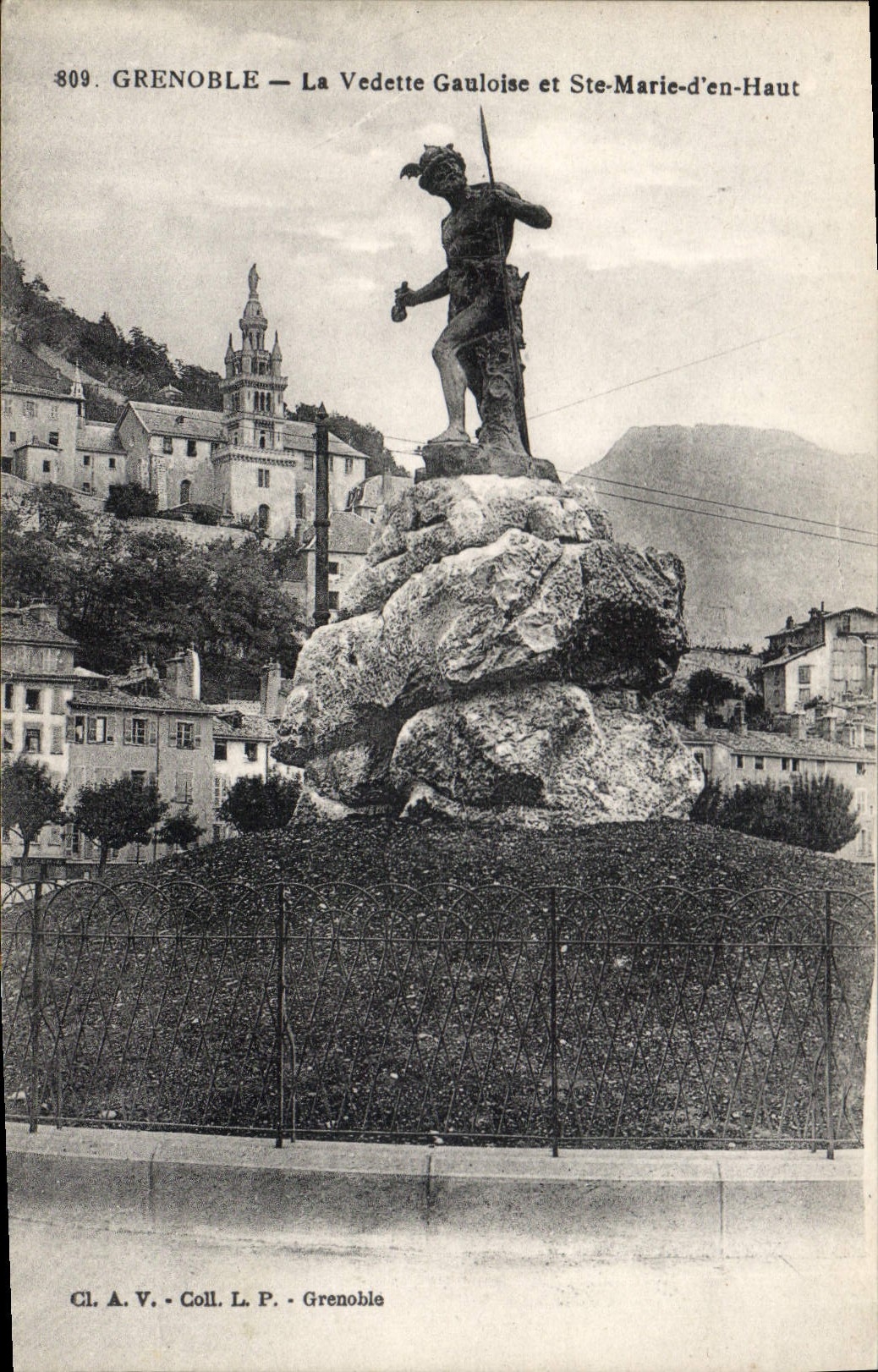 CPA Grenoble La Vedette Gauloise et Ste Marie d'en Haut
