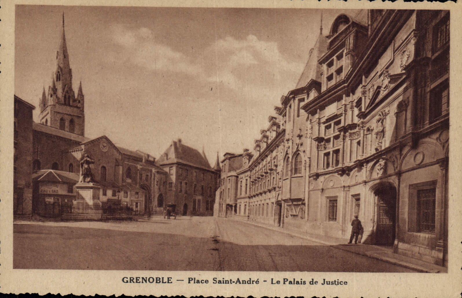 CPA Grenoble Place Saint Andre Le Palais de Justice