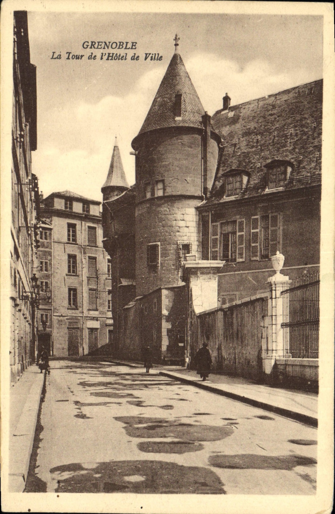 CPA Grenoble La Tour de l'Hotel de Ville