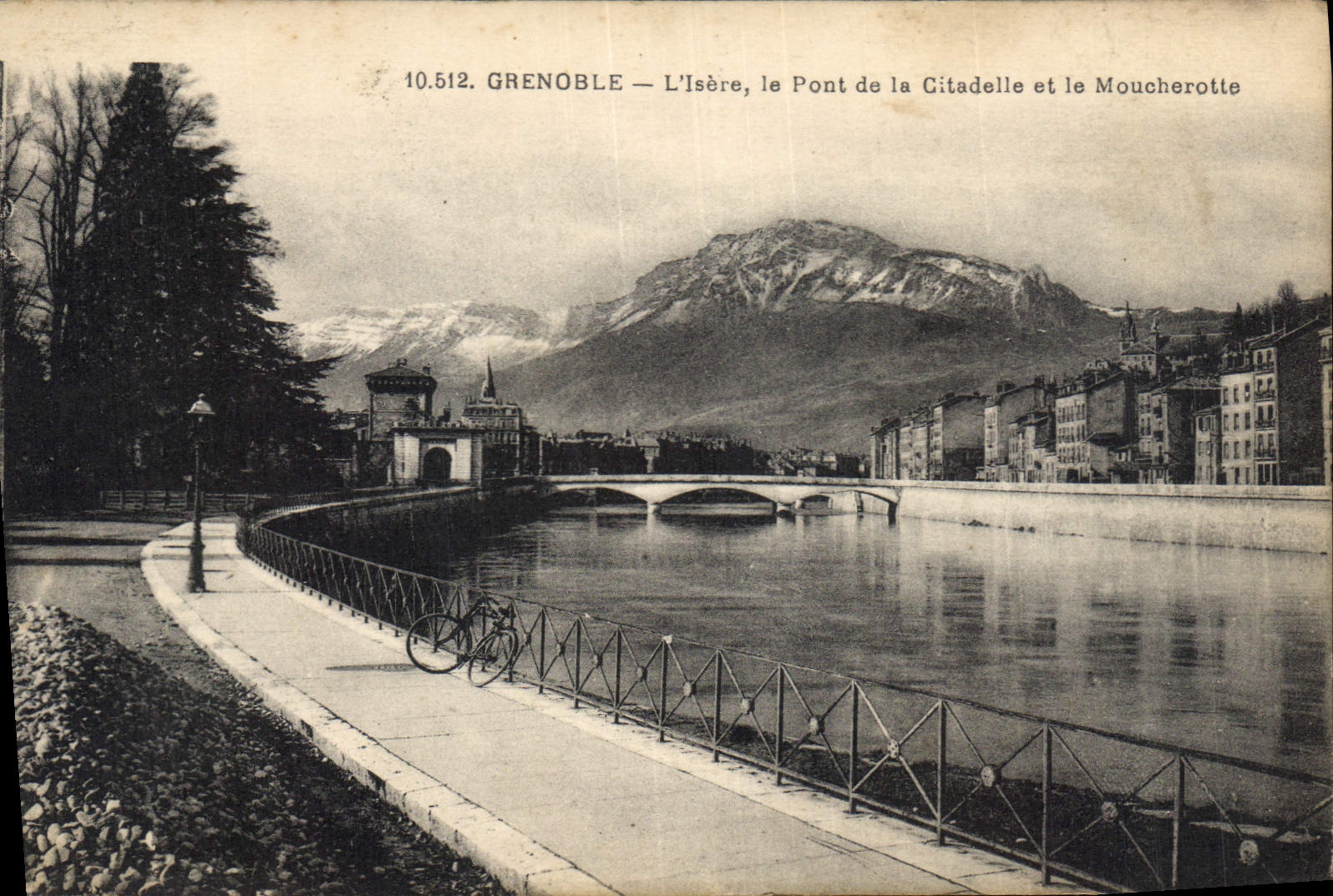 CPA Grenoble L'Isere le Pont de la Citadelle et le Moucherotte