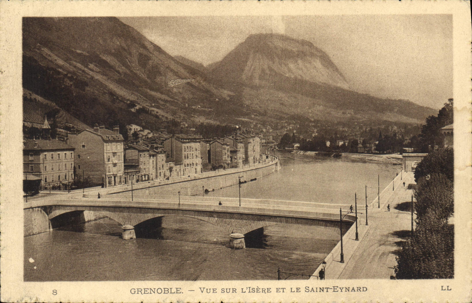 CPA Grenoble Vue sur l'Isere et le Saint Eynard