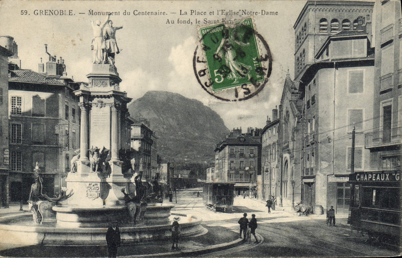 CPA Grenoble Monument du Centenaire La Place et l'Eglise Notre Dame Train Tramway