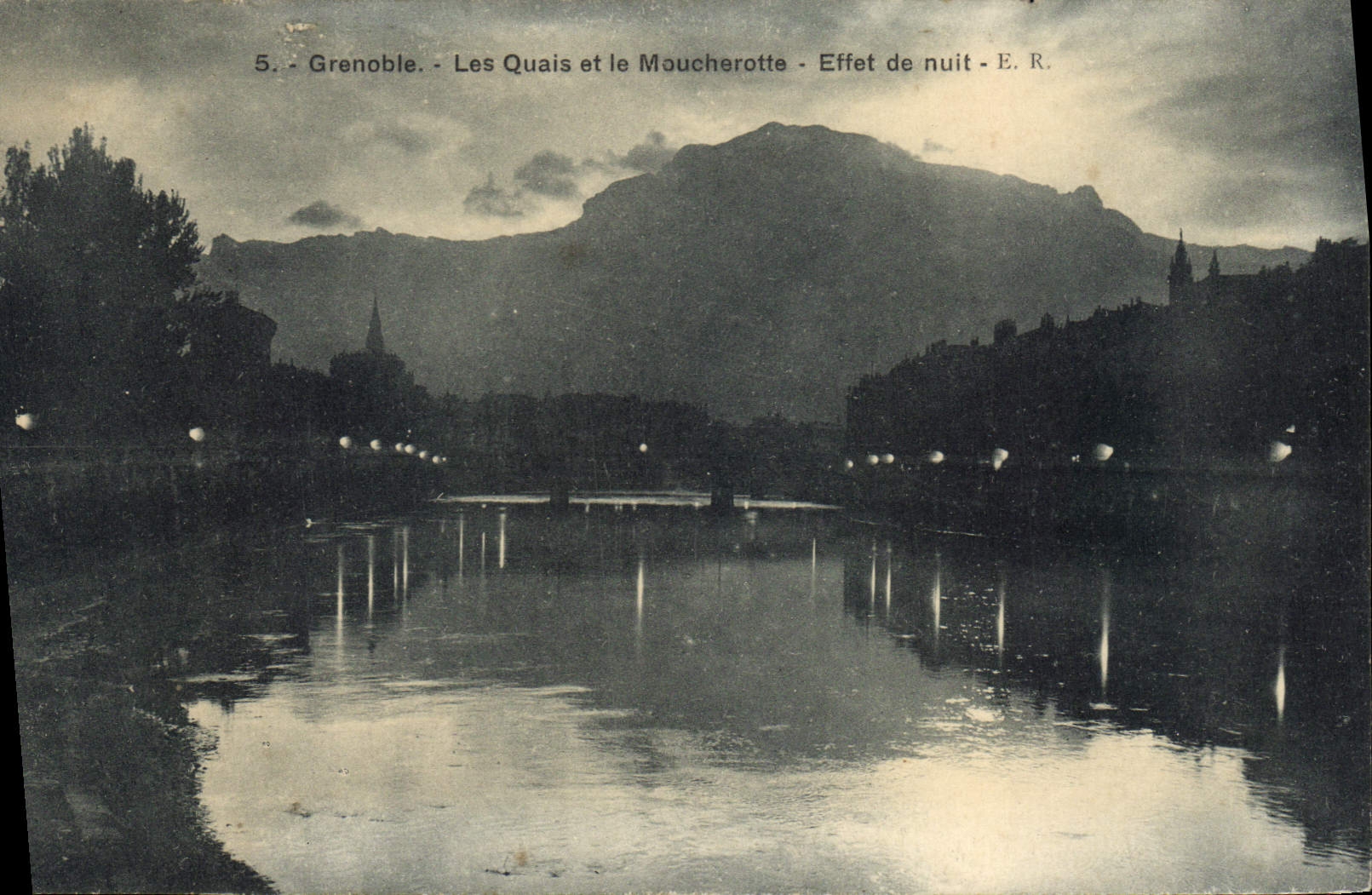 CPA Ggrenoble Les Quais et le Moucherotte Effet de nuit