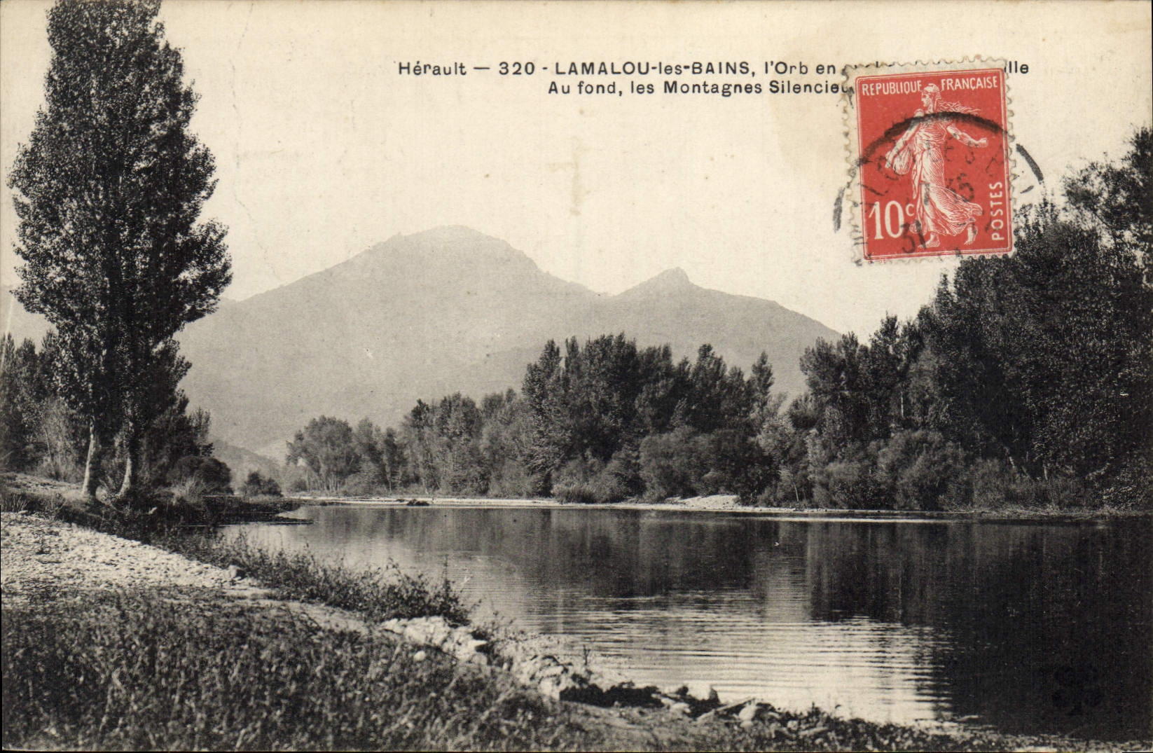 CPA Herault Lamalou les Bains l'Orb en aval de la Passerelle Au fond les Montagnes Silencieuses 