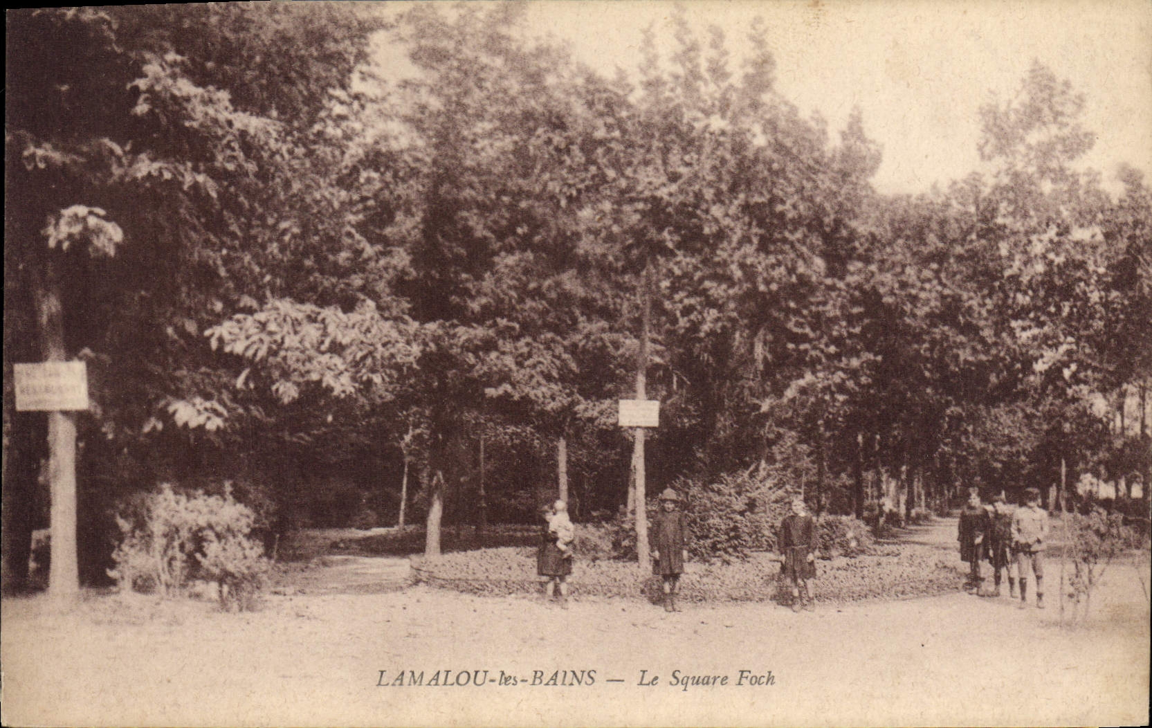 CPA Lamalou les Bains Le Bitoulet Le Square Foch Enfants