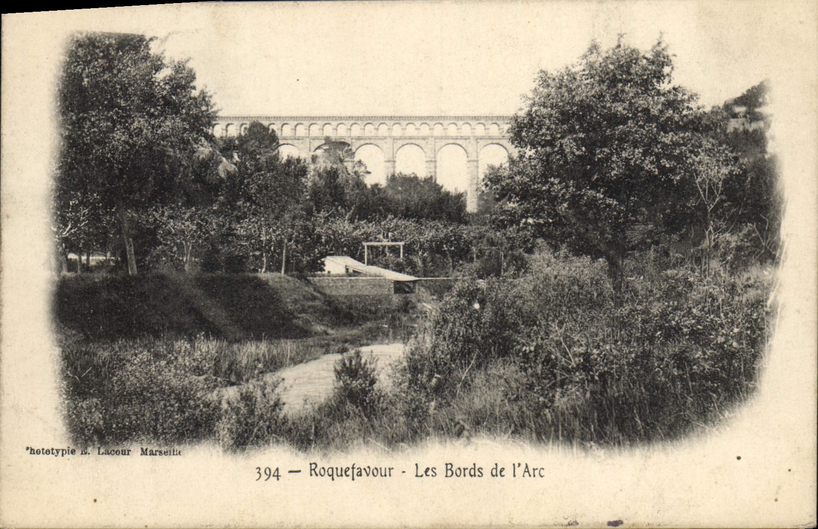 CPA Roquefavour Les bords de l'Arc 