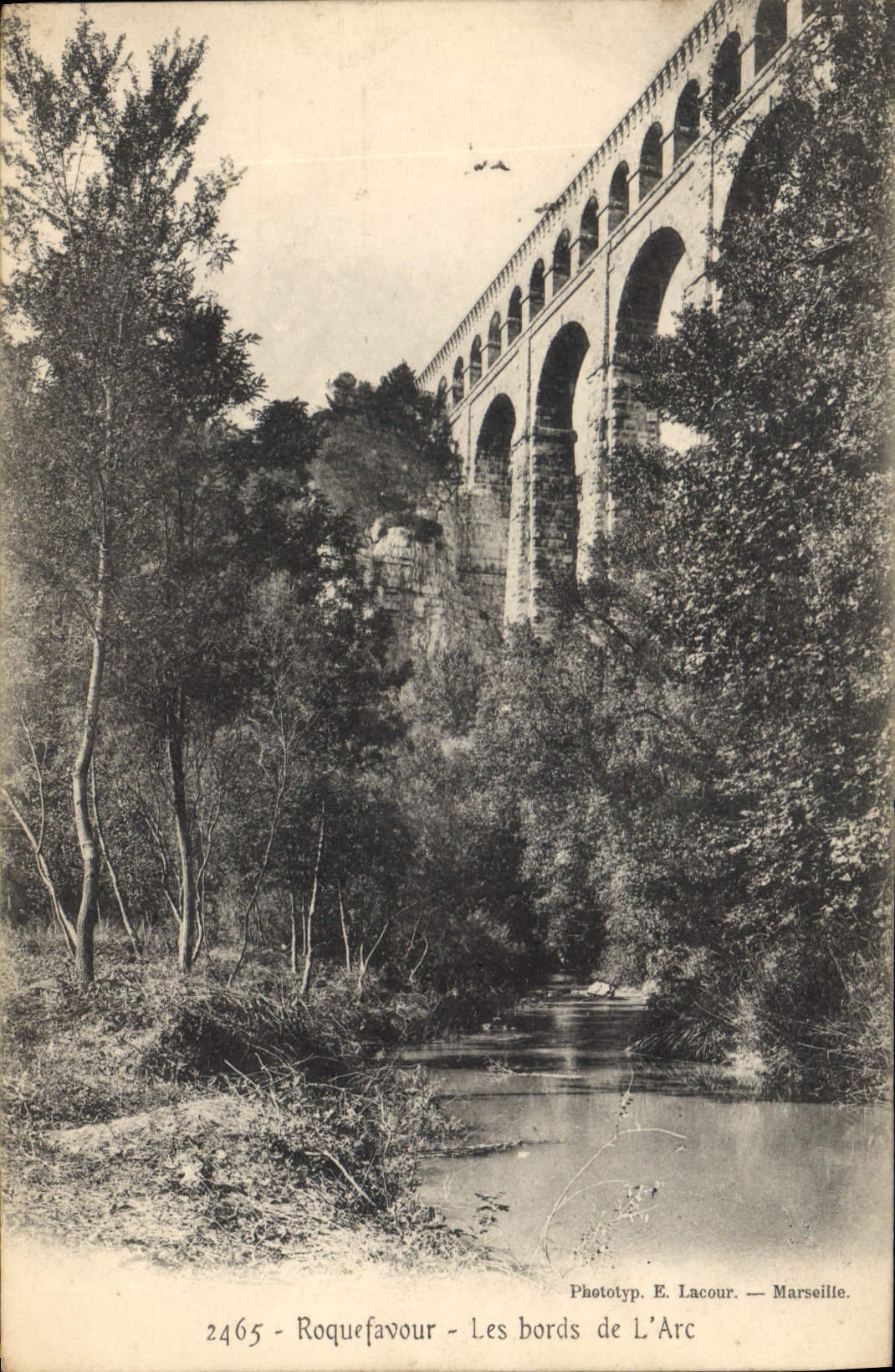 CPA Roquefavou Les bords de l'Arc 