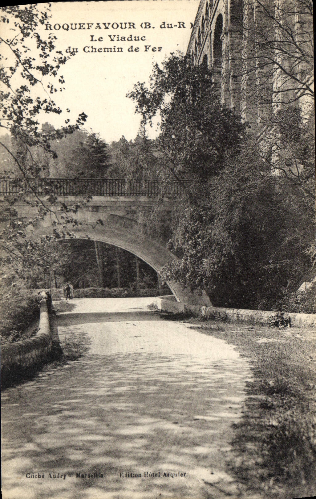 CPA Roquefavour Bouches du Phone Le Viaduc du chemin de Fer 